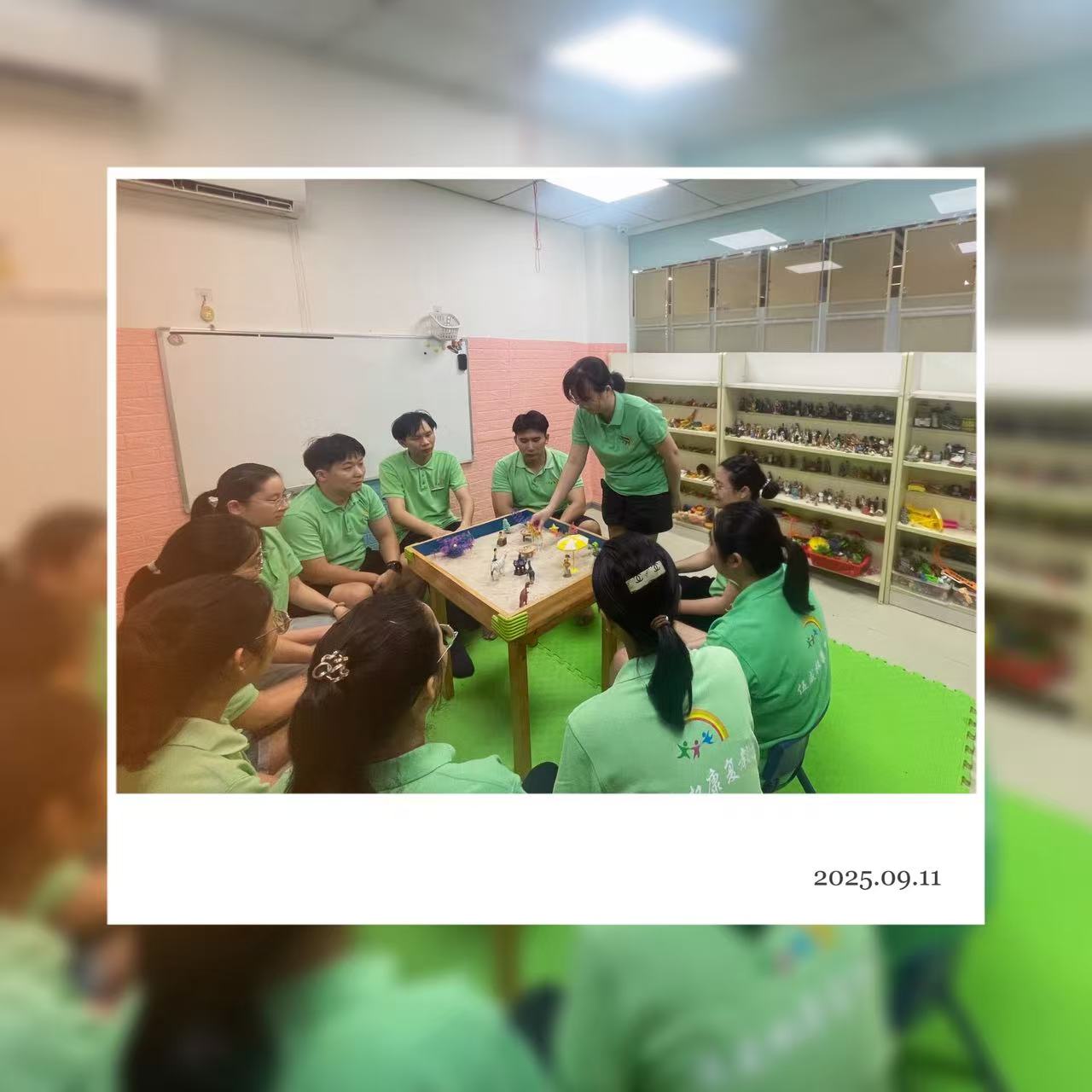 特殊教师心理沙盘活动教研